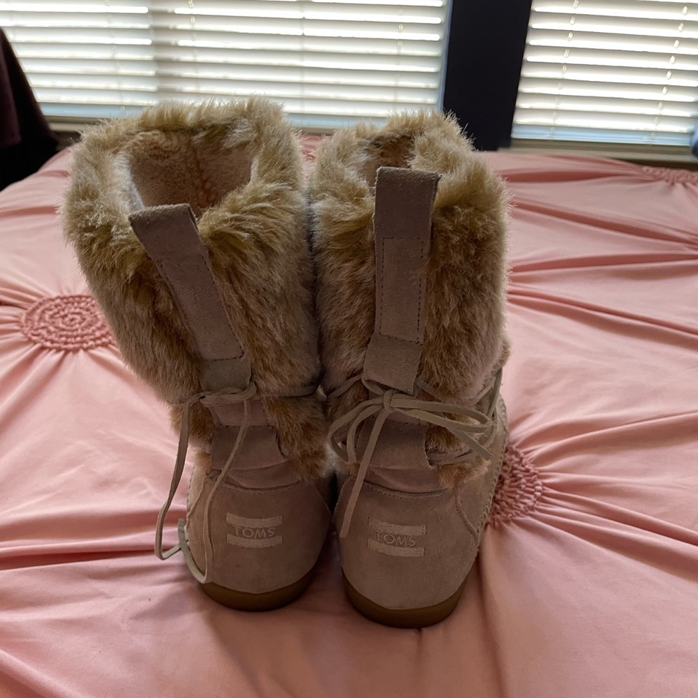 Toms tan boots